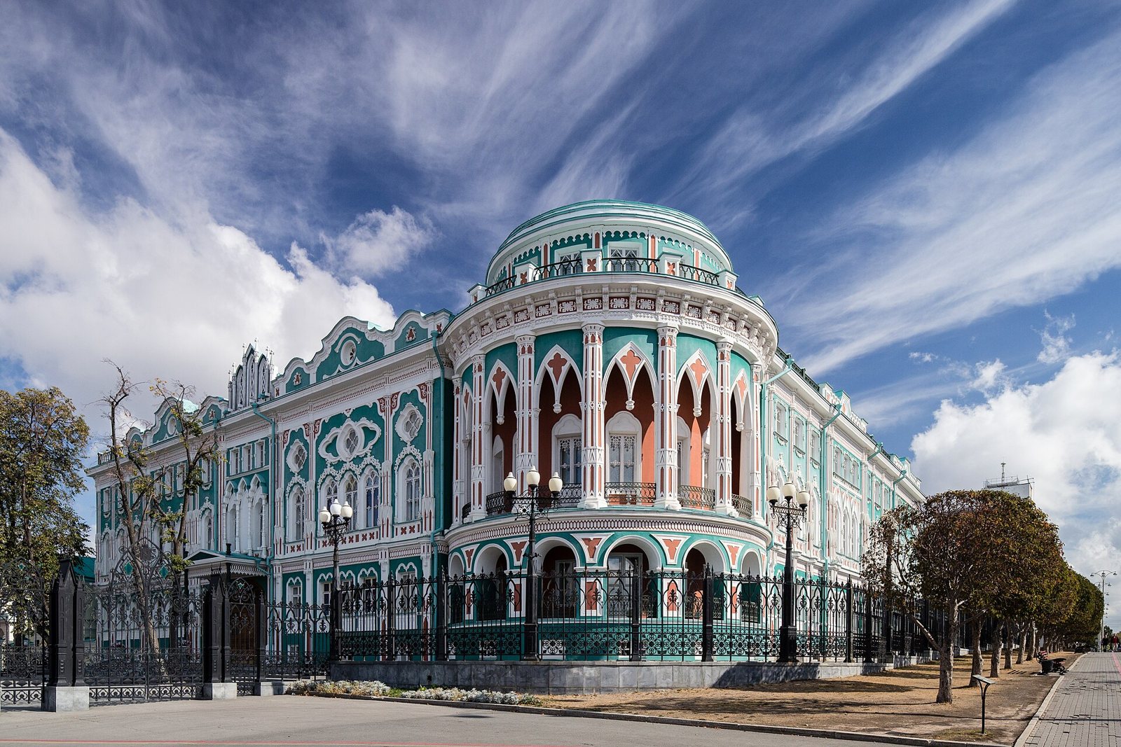 Дом Севастьянова на проспекте Ленина в Екатеринбурге