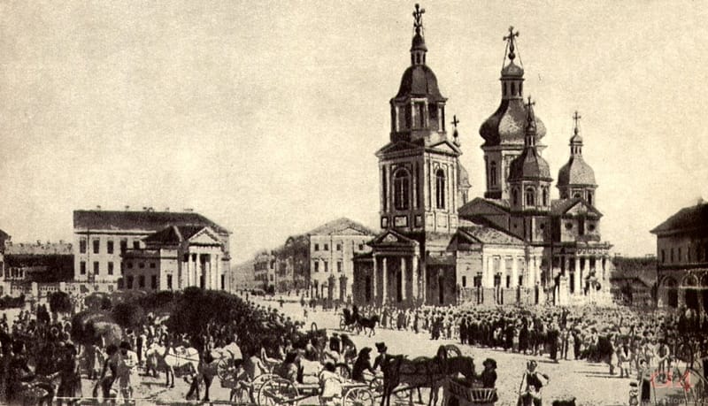 Сенная площадь в Петербурге, 1880-е годы. Достоевский хорошо знал этот район и провёл по нему маршрут героя «весьма скрупулёзно».